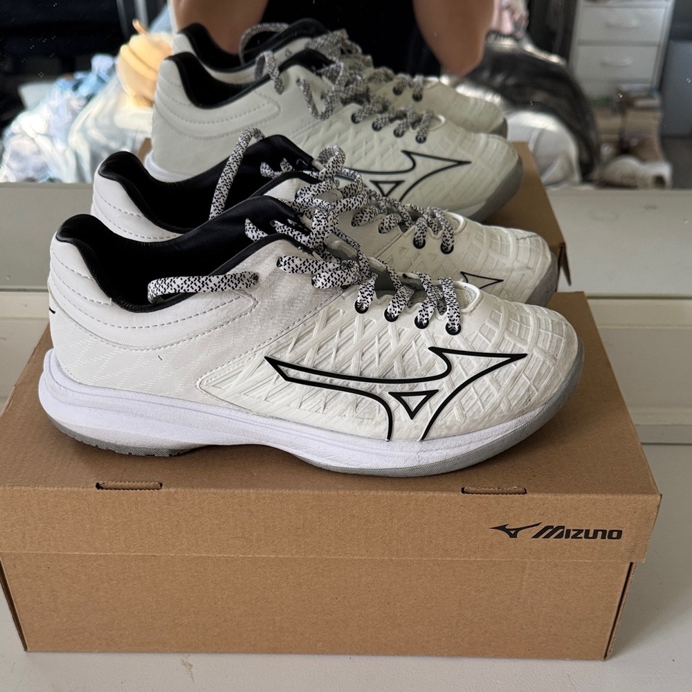 Mizuno turf shoes